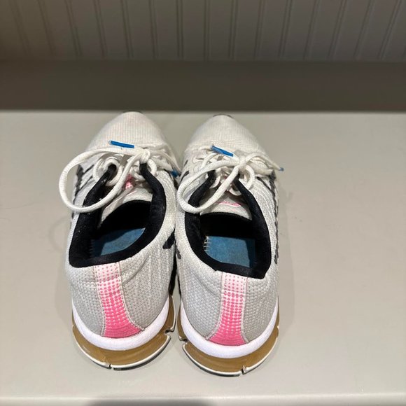 Women's Asics Running Shoes I Size 5 1/2 - Picture 2 of 5